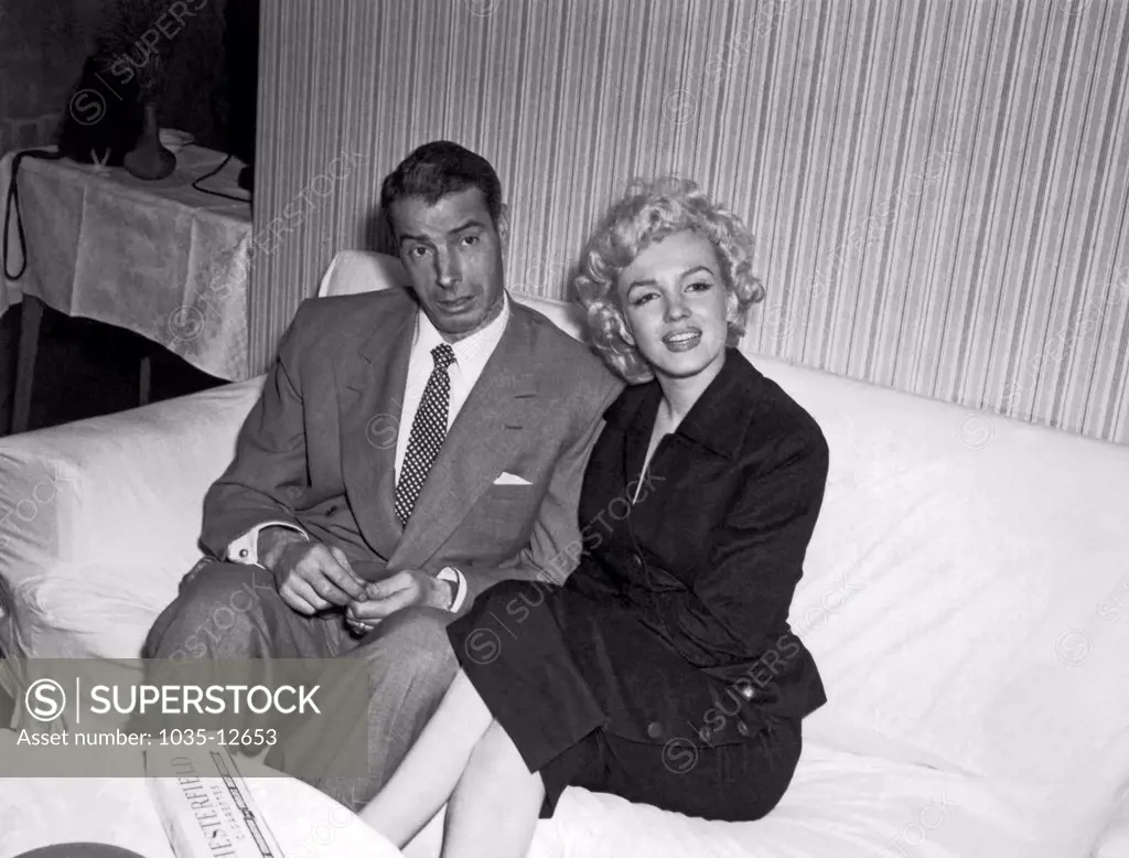 United States: c. 1954 Marilyn Monroe and Joe DiMaggio.