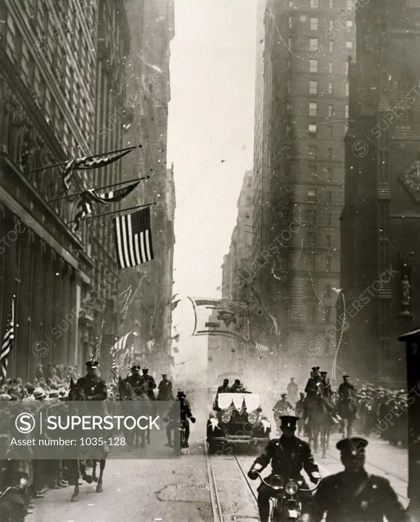 Ruth Elder and George Haldeman Ticker Tape Parade  New York City  USA  1927  