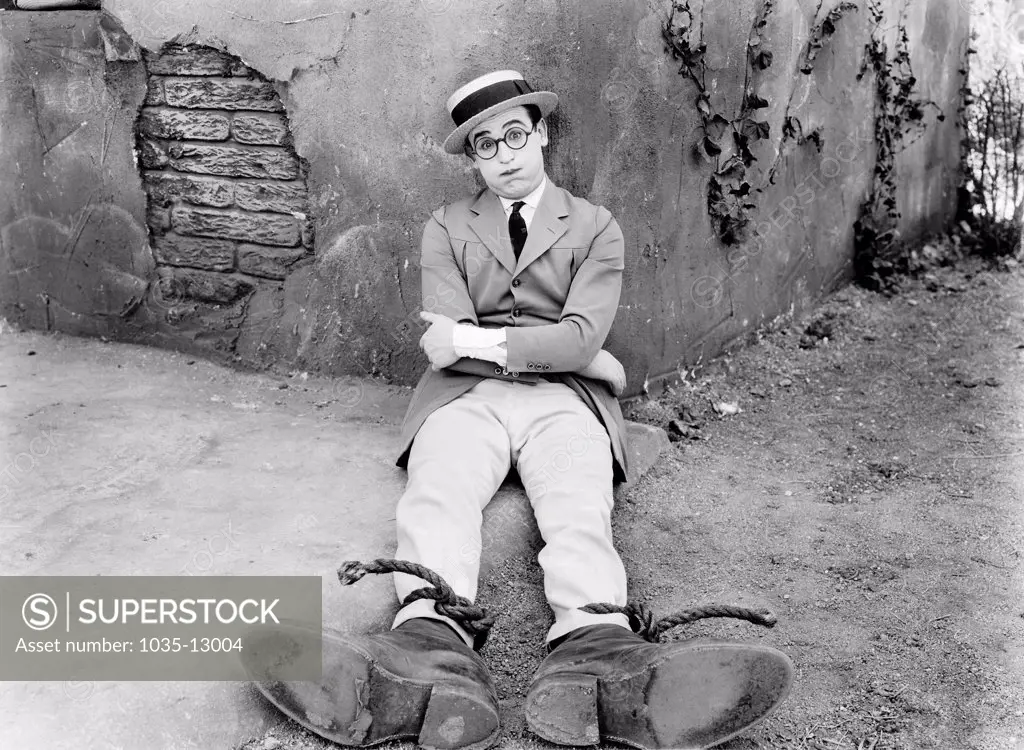 Hollywood, California:  1923 Actor Harold Lloyd in a publicity still from the silent movie 'Why Worry'.
