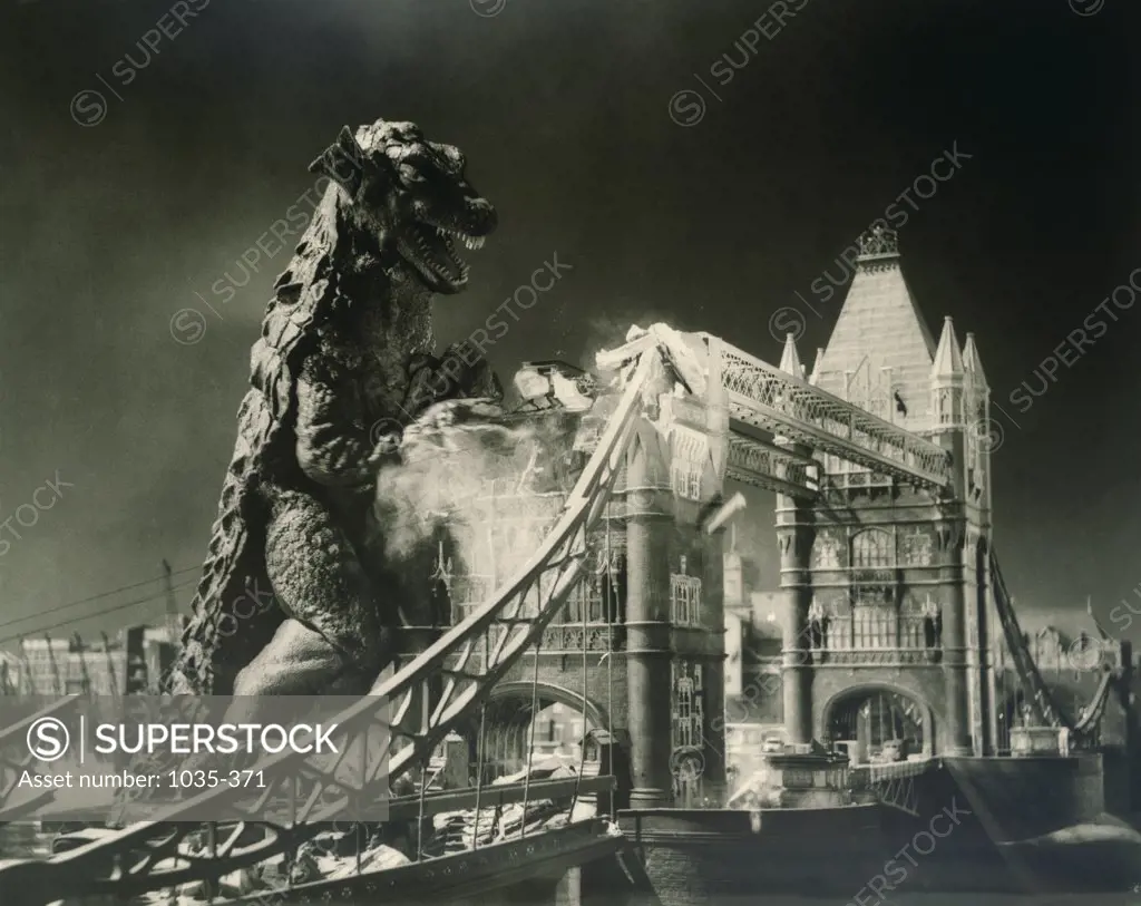 Monster destroying a bridge, Gorgo, 1961