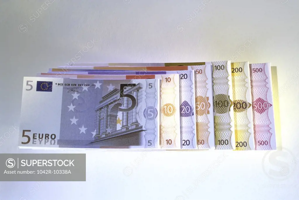 Series of euro banknotes