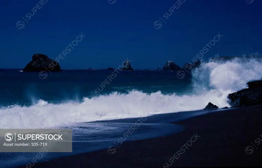 Waves crashing on the beach