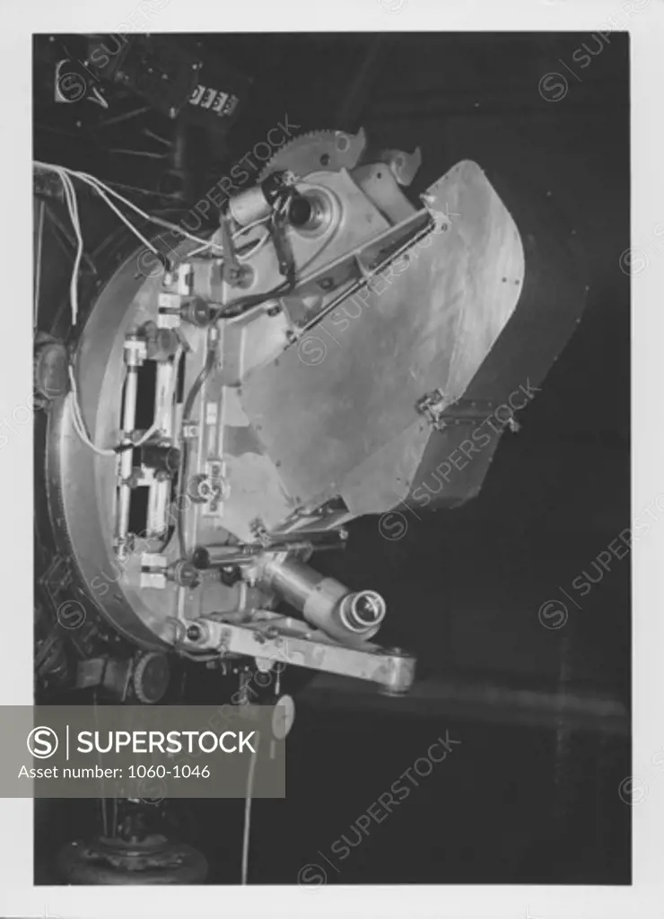 NEWTONIAN SPECTROGRAPH MOUNTED ON 100-INCH TELESCOPE.