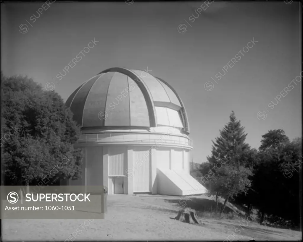 60-INCH DOME AS SEEN FROM THE SOUTHWEST.