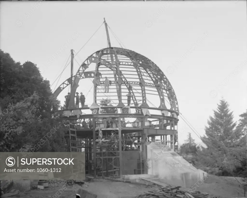 60-INCH DOME UNDER CONSTRUCTION.  SECOND MAIN GIRDER BEING HOISTED INTO PLACE.
