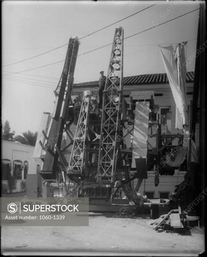 ECLIPSE CAMERAS ATTACHED TO THE 50-FOOT INTERFEROMETER MOUNT AT SANTA BARBARA ST., FOR EVENTUAL USE AT THE 1923 PT.LOMA ECLIPSE.