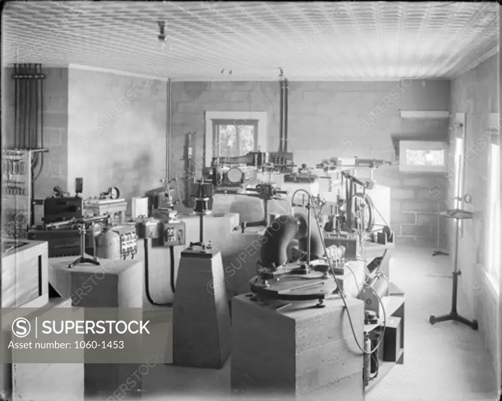 INTERIOR OF PHYSICAL LAB ON MT. WILSON.
