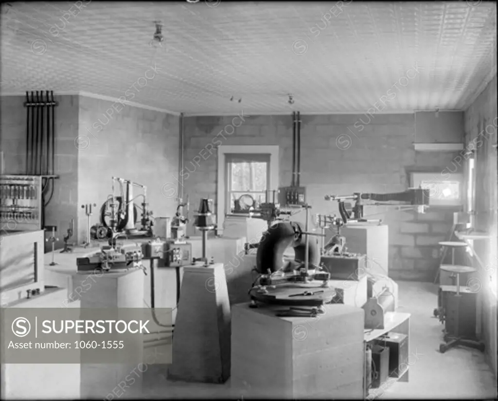 INTERIOR OF PHYSICAL LAB ON MT. WILSON, WITH CIRCULAR TABLE IN USE.