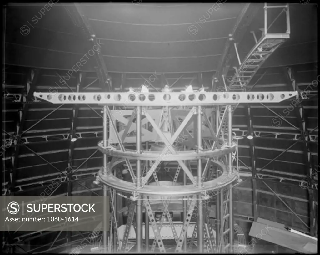 20-FOOT MICHELSON INTERFEROMETER BEAM ON THE HOOKER TELESCOPE TUBE, SHOWING MIRRORS 12 FEET APART.
