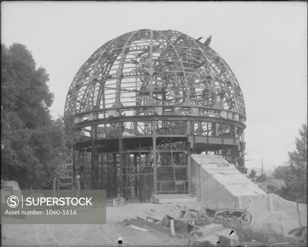 CONSTRUCTION OF 60-INCH TELESCOPE DOME.  VIEW SHOWING PERLINS, RIVETING, STAGING, ETC.