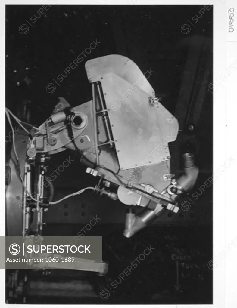 NEWTONIAN SPECTROGRAPH MOUNTED ON 100-INCH TELESCOPE.