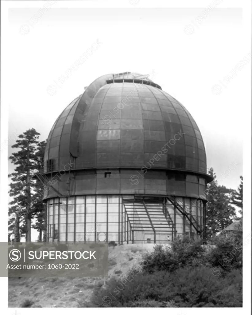 THE HOOKER TELESCOPE DOME COMPLETED, SHOWING THE FIN USED TO BALANCE THE WIND PRESSURE ON THE SHUTTER.