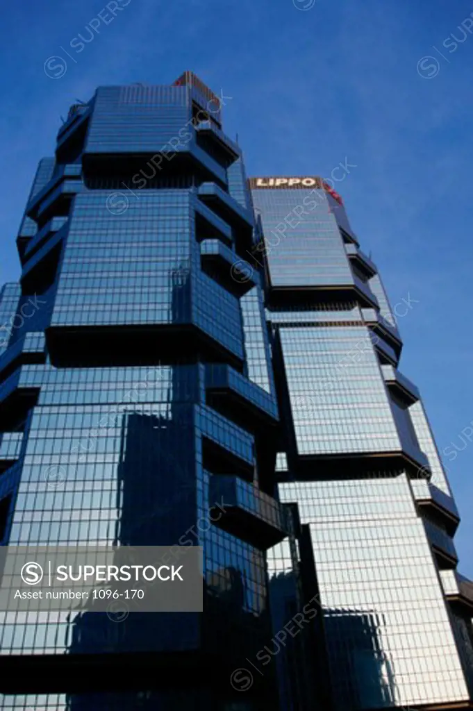 Low angle view of a skyscraper, Lippo Centre, Hong Kong, China