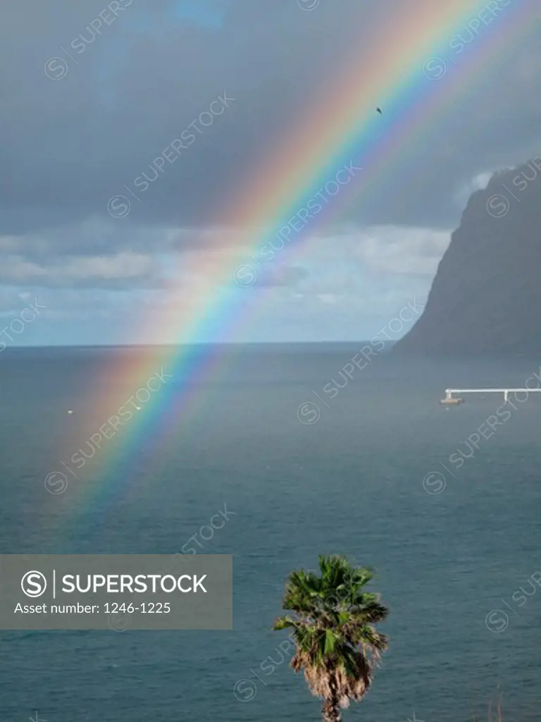 PORTUGAL, Madeira, Ajuda: Rainbow over Cabo Girao