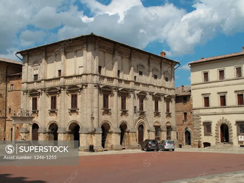 Italy, Tuscany, Province of Siena:  Montepulciano, Piazza Grande, Palazzo De´Nobili-Tarugi