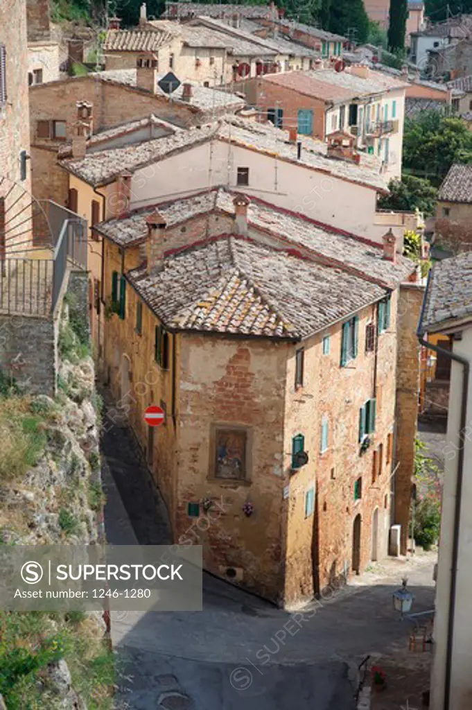 Italy, Tuscany, Province of Siena, Montepulciano: Typical architecture, via del Paolino, via dé Grasso (r.)