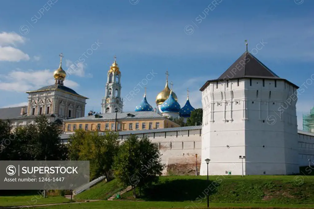 RUSSIA, Moscow, Sergiev-Posad (Zagorsk), Tróice-Sérgijewa  Láwra: View of the monastery, defence tower