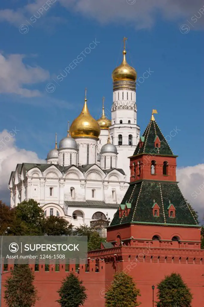 RUSSIA, Moscow, Kremlin:  Kremlin Wall, Belfry Ivan Velikij and Cathedral