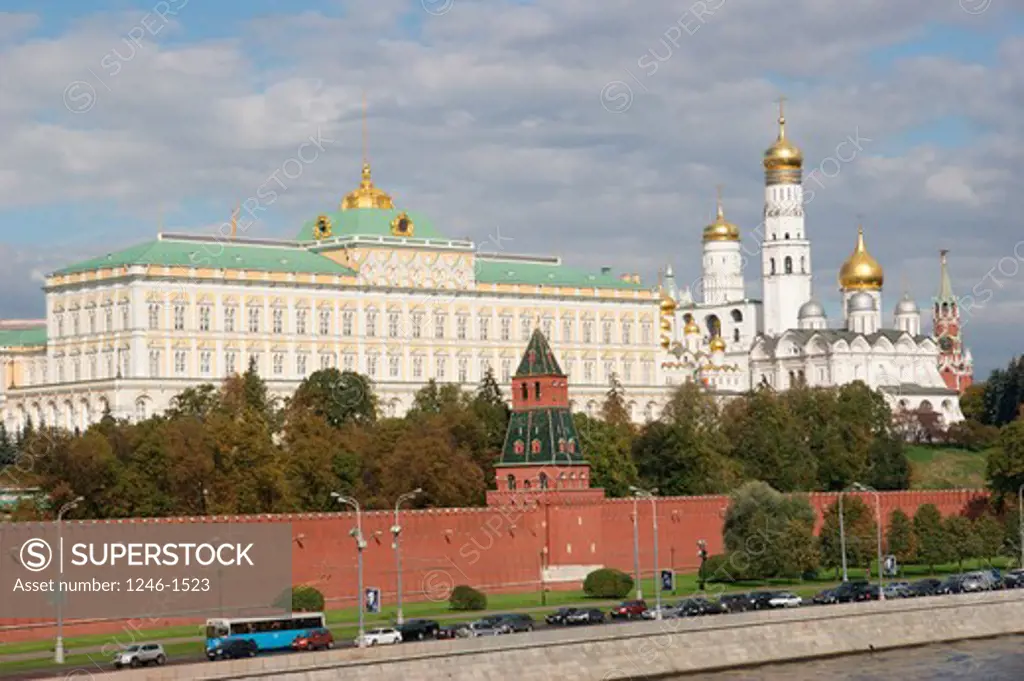 RUSSIA, Moscow:  View towards Kremlin, Moskva River