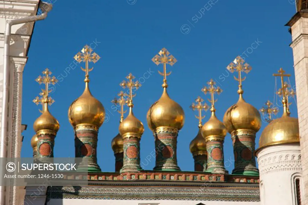 RUSSIA, Moscow, Kremlin: Golden cupolas of theTerempalace-Churches