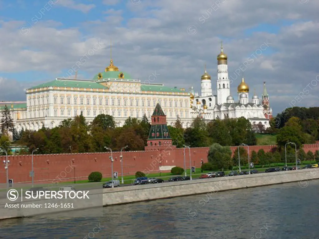 RUSSIA, Moscow:  View towards Kremlin, Moskva River