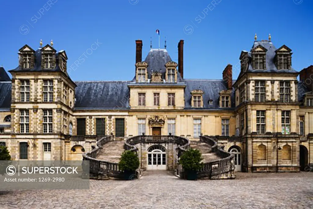 Facade of a palace, Chateau de Fontainebleau, Fontainebleau, Seine-et-Marne, Ile-De-France, France
