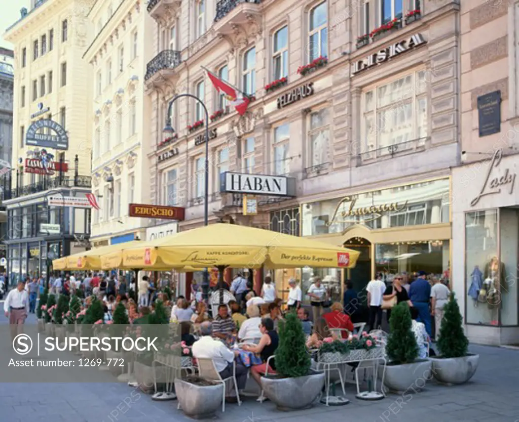 Large group of people in a sidewalk cafe, Graben, Vienna, Austria