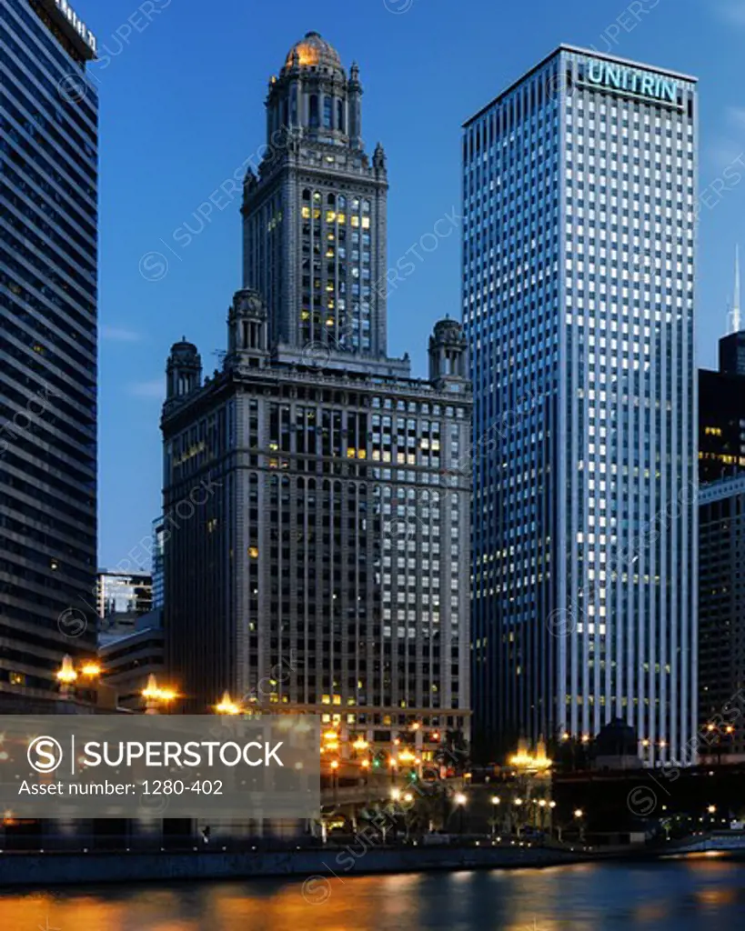 Skyscrapers in a city, Unitrin Building, 35 East Wacker, Willis Tower, Chicago River, Chicago, Illinois, USA