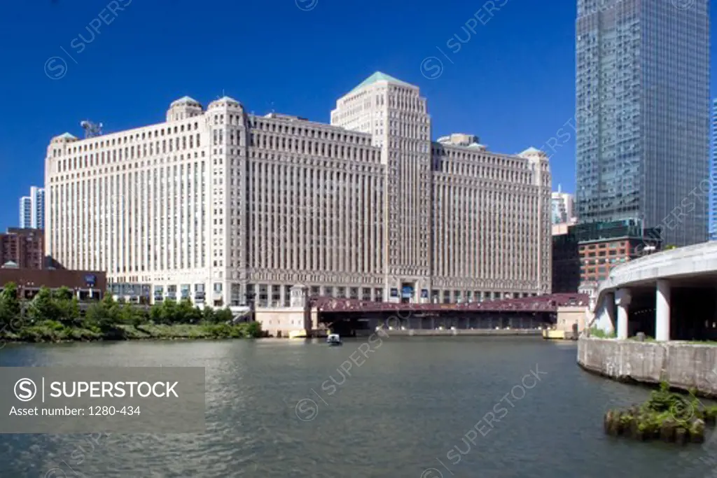 Buildings at the waterfront, Merchandise Mart, Chicago River, Chicago, Illinois, USA