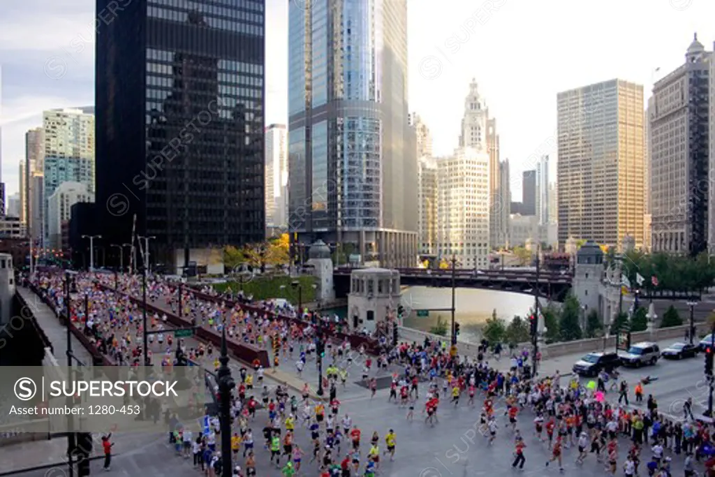 USA, Illinois, Chicago, Chicago Marathon passing through downtown