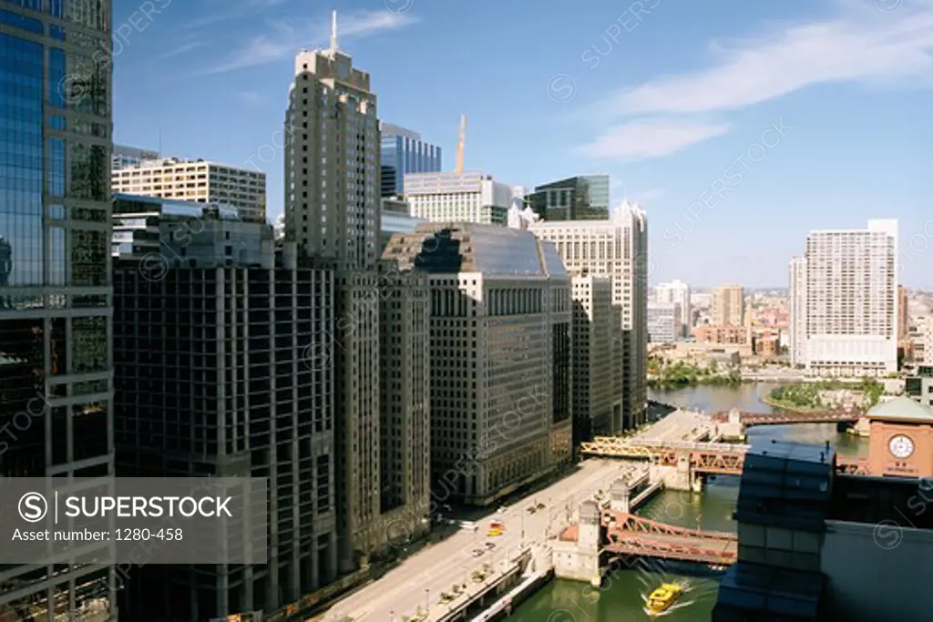 USA, Illinois, Chicago downtown cityscape with Chicago River