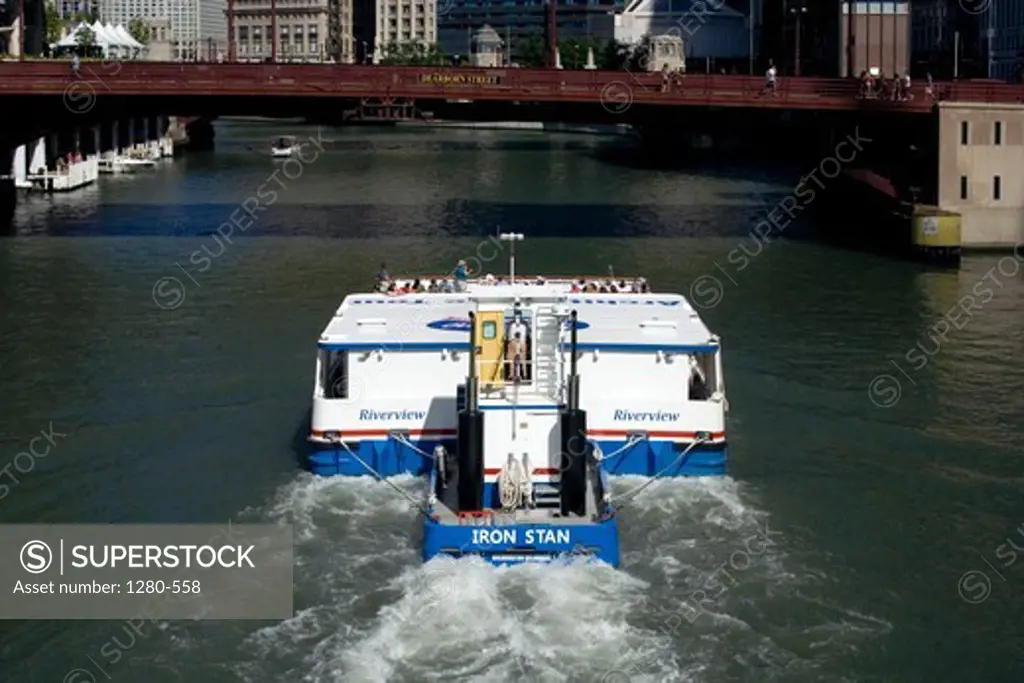 Tourboat pushed by tugboat, Dearborn Street Bridge, Chicago, Cook County, Illinois, USA