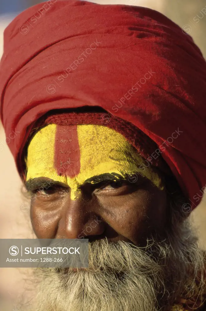 Portrait of a senior man wearing a turban, Rajasthan, India