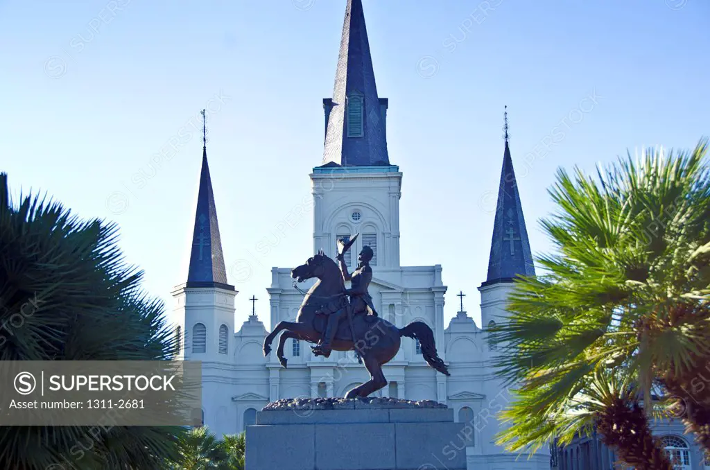 Andrew Jackson statue in front of St. Louis Cathedral, Jackson Square, French Quarter, New Orleans, Louisiana, USA