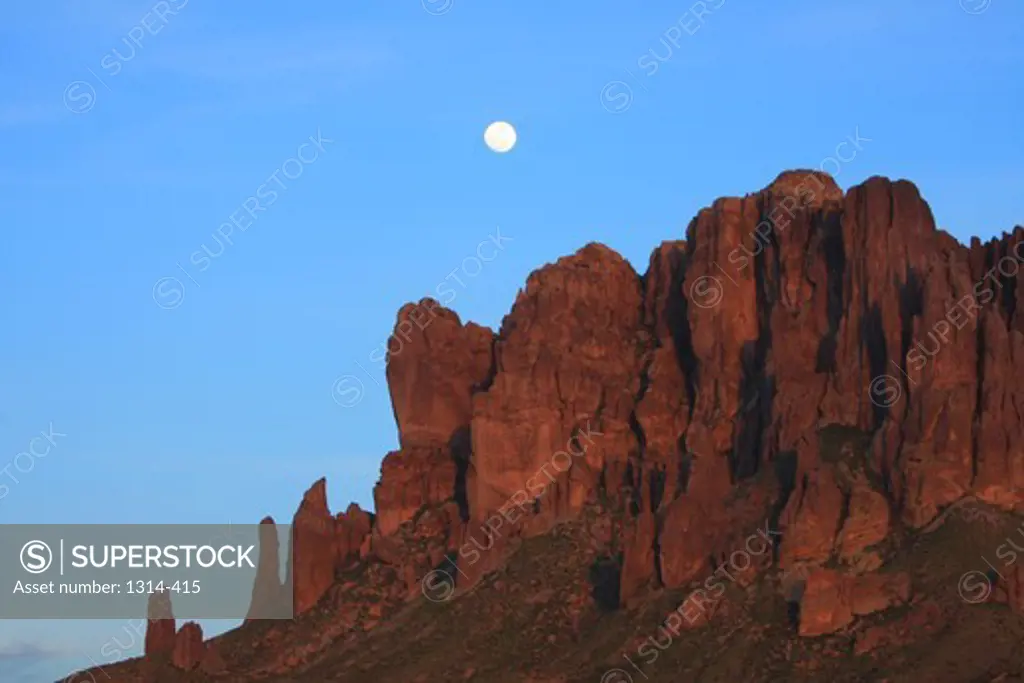 USA, Arizona, Moon over Superstition Mountains