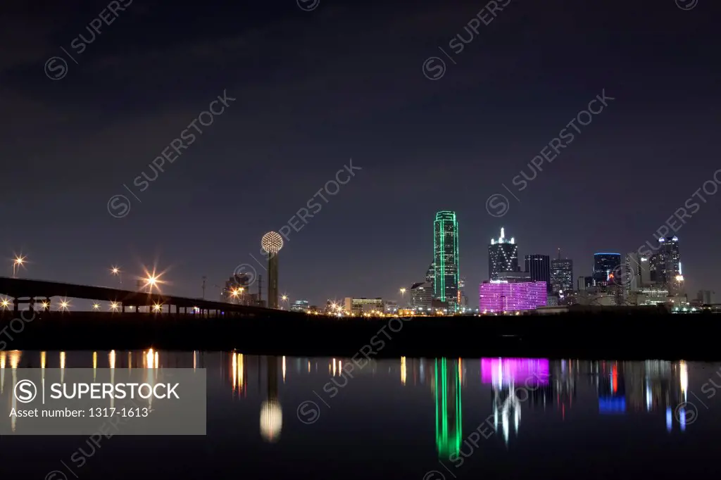 Margaret Hunt Hill Bridge with skyline, Dallas, Texas, USA