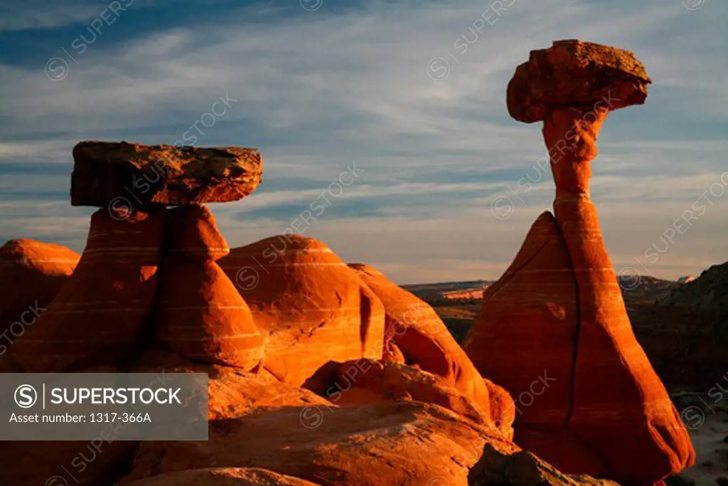 USA, Utah/Arizona, Rim Rocks in evening light