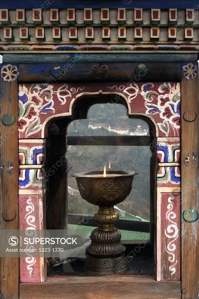 Bhutan, Trongsa, Oil lamp at Trongsa Dzong
