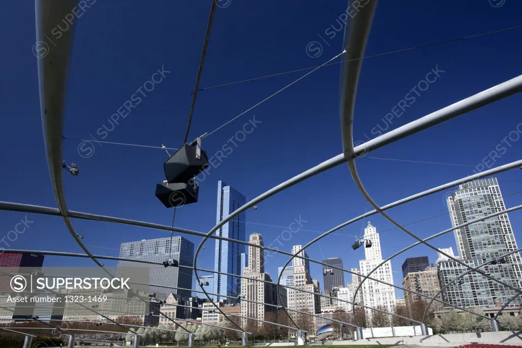 USA, Illinois, Chicago with Jay Pritzker Pavilion in foreground