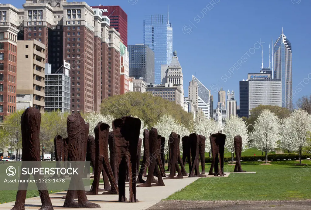 USA, Illinois, Chicago, Agora Sculpture in Grant Park