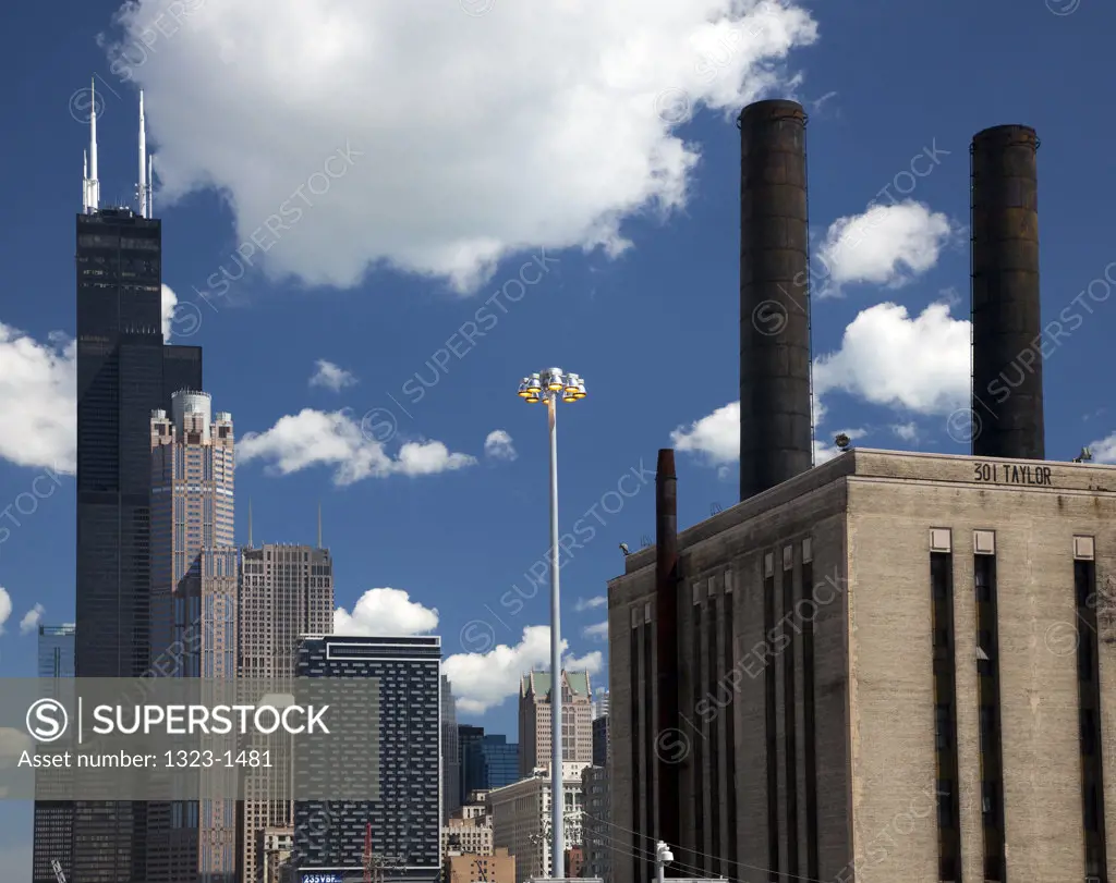 USA, Illinois, Chicago, Willis Tower and power station