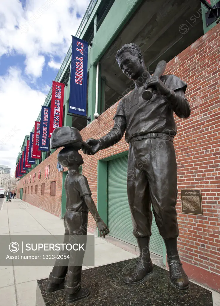 USA, Massachusetts, Boston, Fenway Park, Baseball players statues