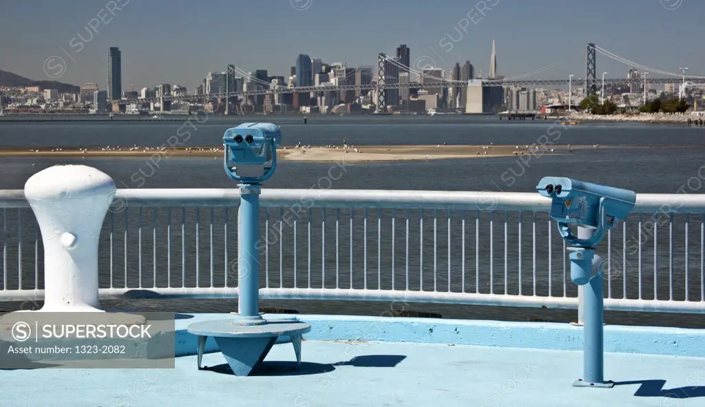 Downtown San Francisco viewed from Oakland, San Francisco Bay, California, USA