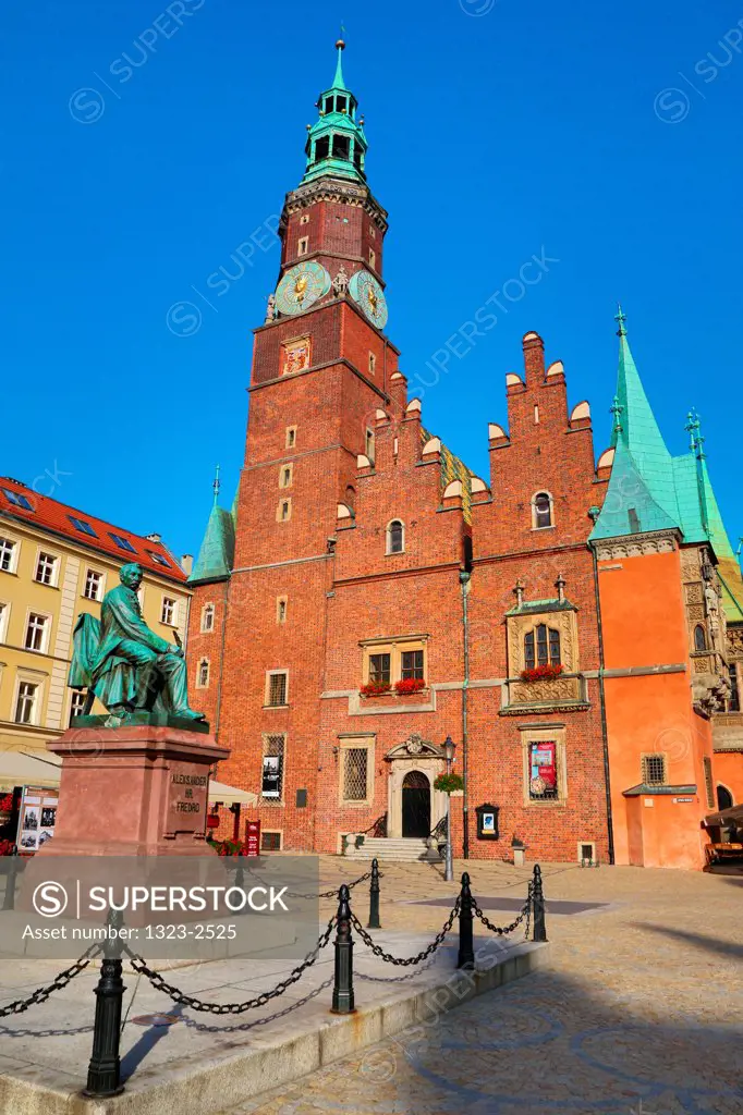 Poland, Wroclaw, Statue of Alecsander Fredro in front of Town Hall