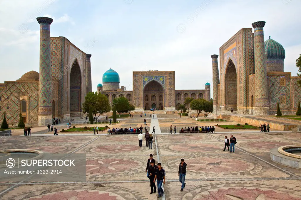 Uzbekistan, Samarkand, Registan, Town square and islamic schools