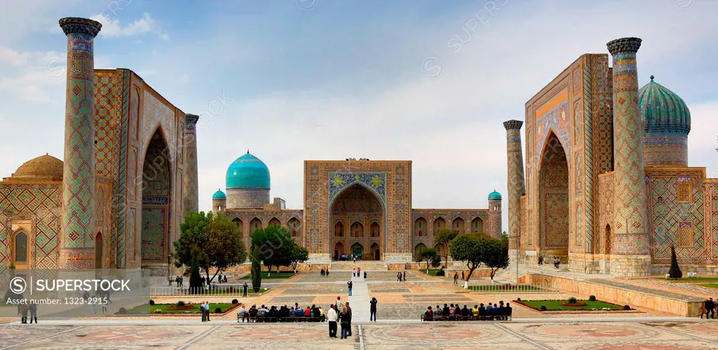 Uzbekistan, Samarkand, Registan, Town square and islamic schools