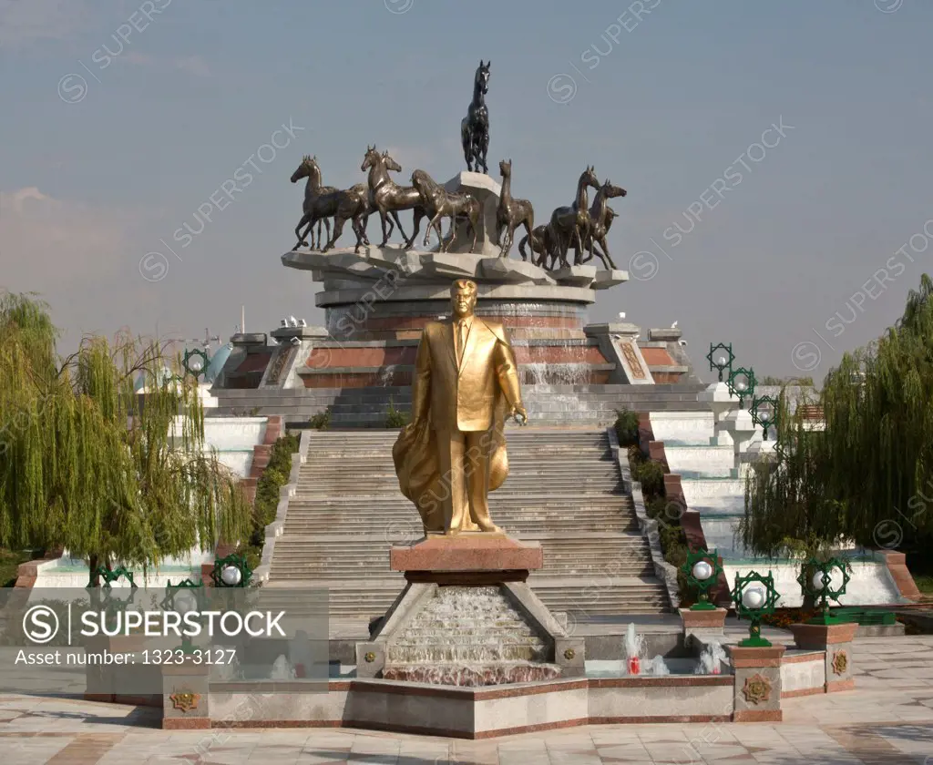 Turkmenistan, Ashgabat, Golden Statue of Niyazov in Park Of independence