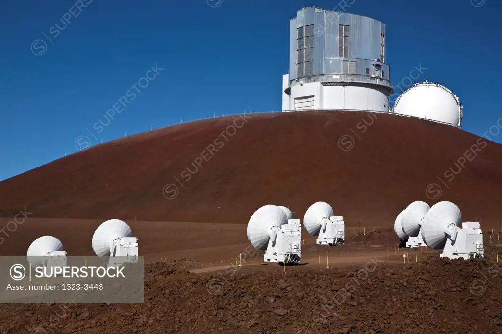 USA, Hawaii, Mauna Kea, Radio telescope near summit of Mauna Kea Volcano