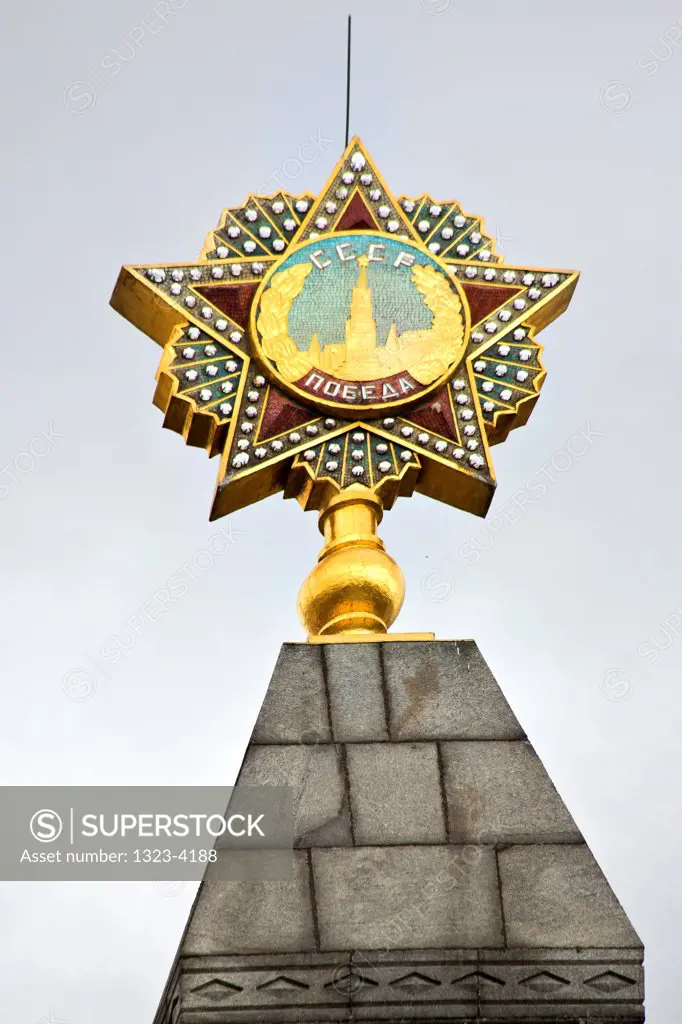Belarus, Minsk, Order of Victory on top of obelisk in Victory Square