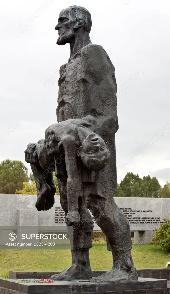 Belarus, Khatyn, Yusif Kaminsky and dying son at Khatyn Memorial